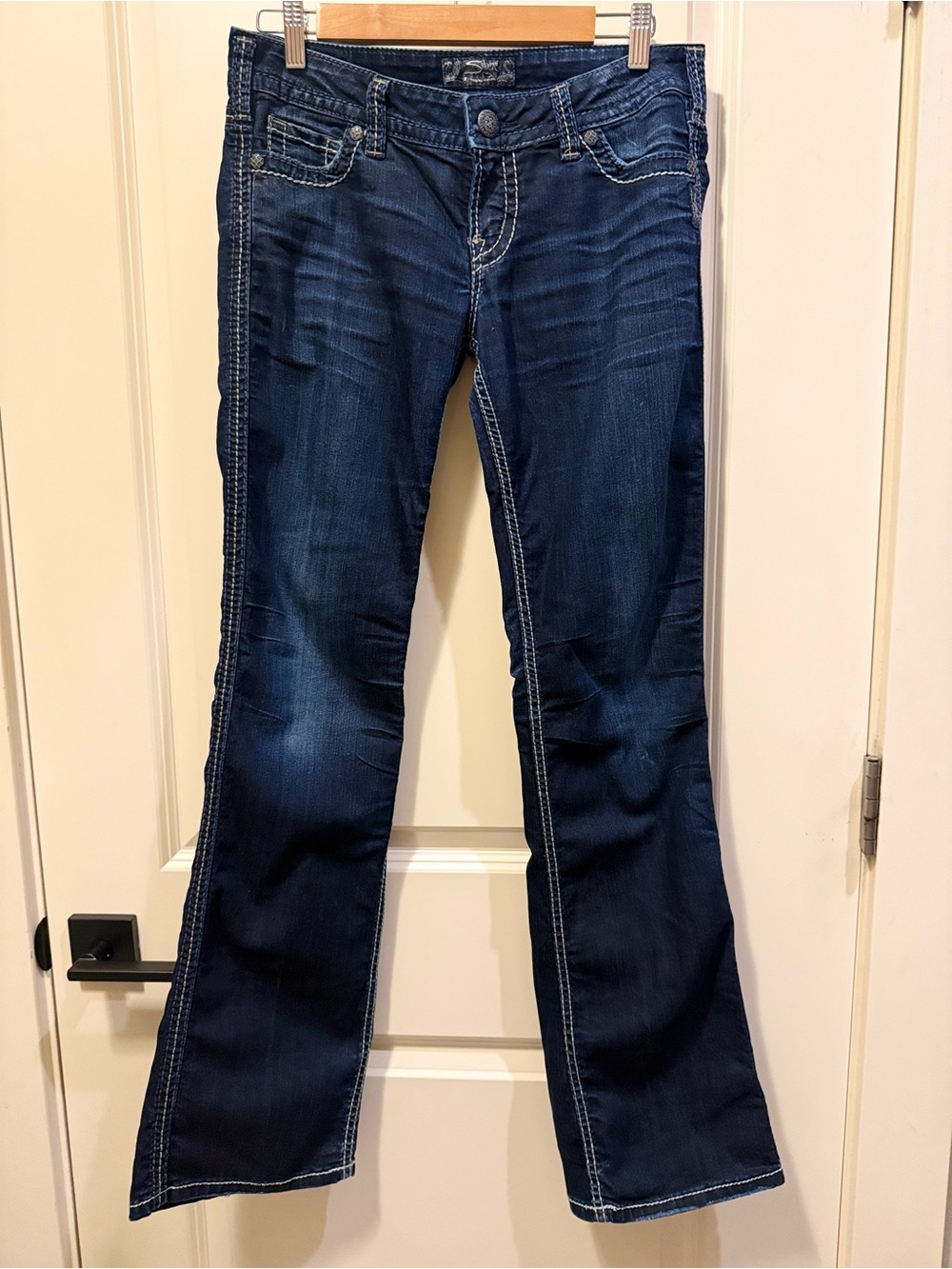 Silver Jeans Co. Women’s Suki Mid Rise Bootcut Jeans